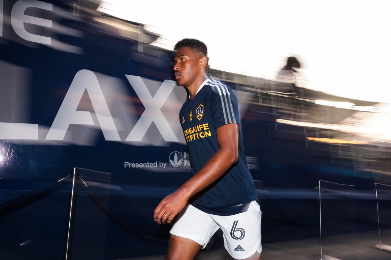 El empate parcial para al club californiano llegó a través del volante Rayan Raveloson.