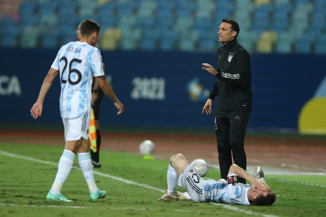 La frustración se apoderó de Ecuador en el segundo tiempo, ya que la Albiceleste continuó presionando y las ideas al frente no cuajaban.