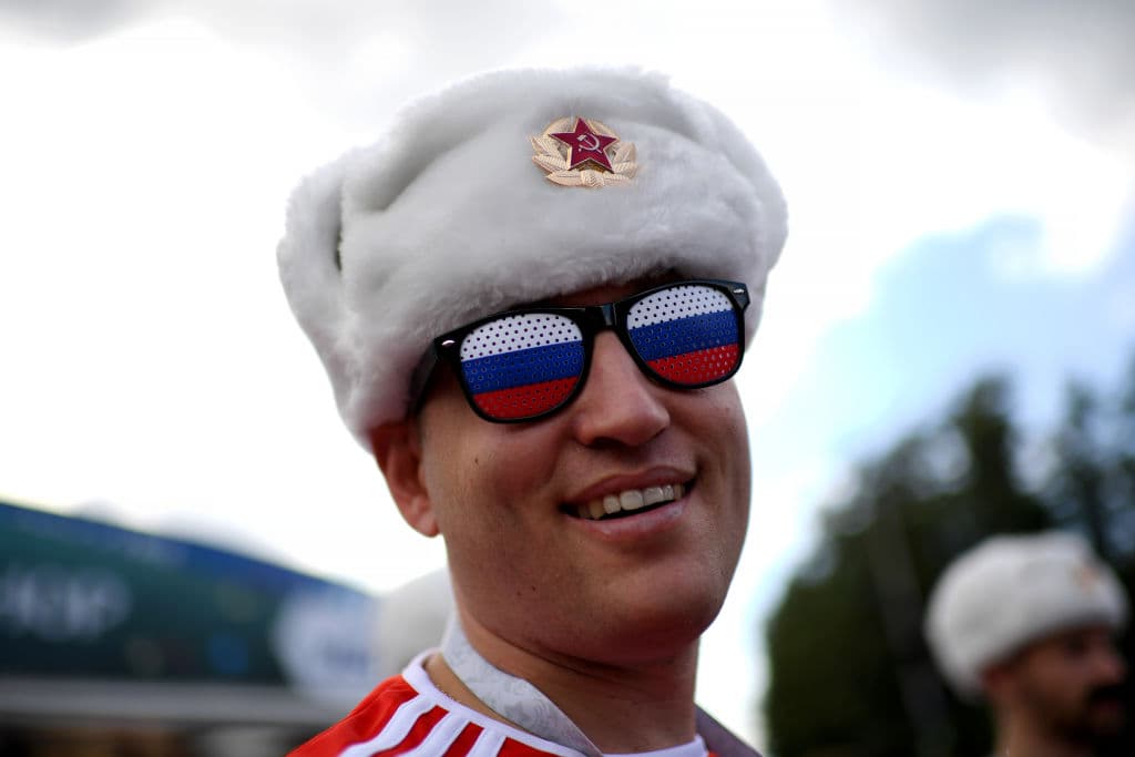 Los fanáticos del duelo entre Rusia y España viven una jornada especial en Moscú y en el estadio de Luzhniki en medio del partido de octavos de final del Mundial de Rusia 2018.