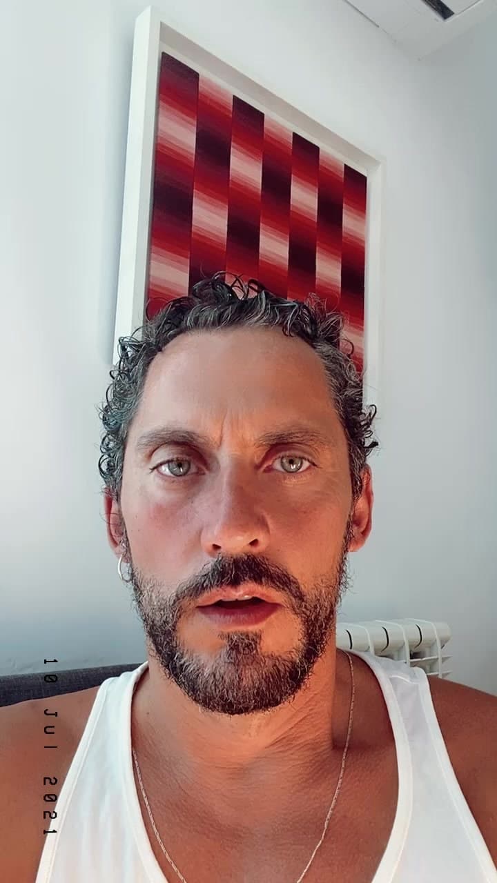 El actor Paco León invita a que la comunidad internacional ayude pues el pueblo cubano atraviesa su peor crisis humanitaria.