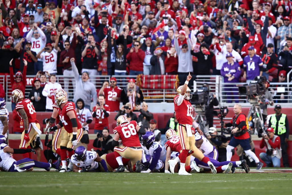 San Francisco se impone 27-10 a los Minnesota Vikings en el Levi's Stadium.