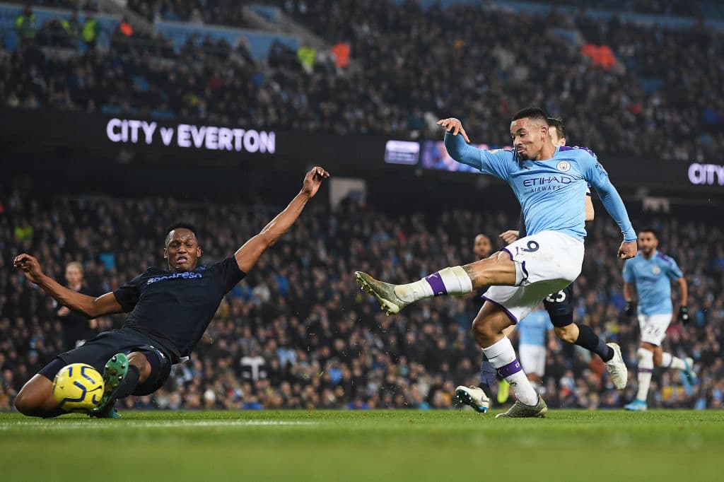 Con doblete de Gabriel Jesús, el City vence 2-1 al Everton, Richarlison descontó para los Toffes. Los Citizens conservan el tercer lugar de la Premier.