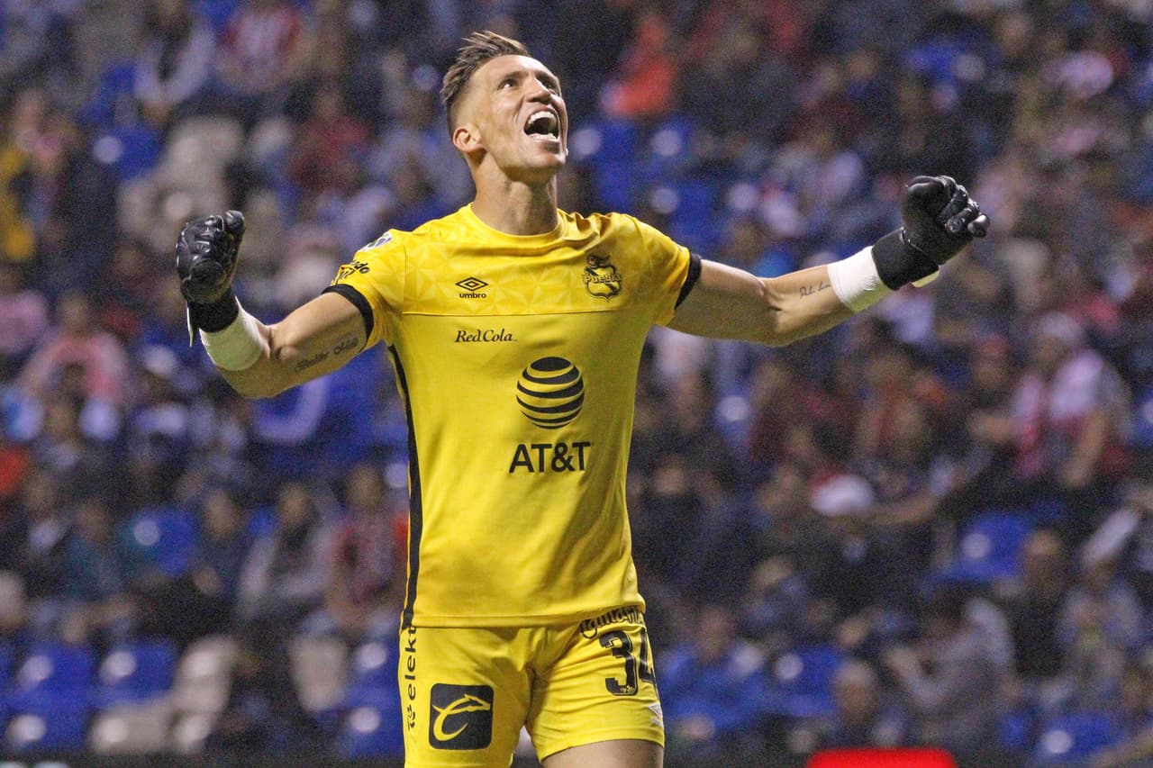 Con doblete de Christian Tabó y Lucas Cavallini, la Franja de Puebla goleó a Necaxa en el Estadio Cuauhtémoc en el arranque de la Jornadaa 19.