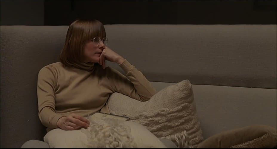 Es una de sus películas más tristes y profundas, pues habla sobre la dificultad de la relación entre una madre y sus tres hijas, sobre su enfermedad mental y el esposo que la abandonó.