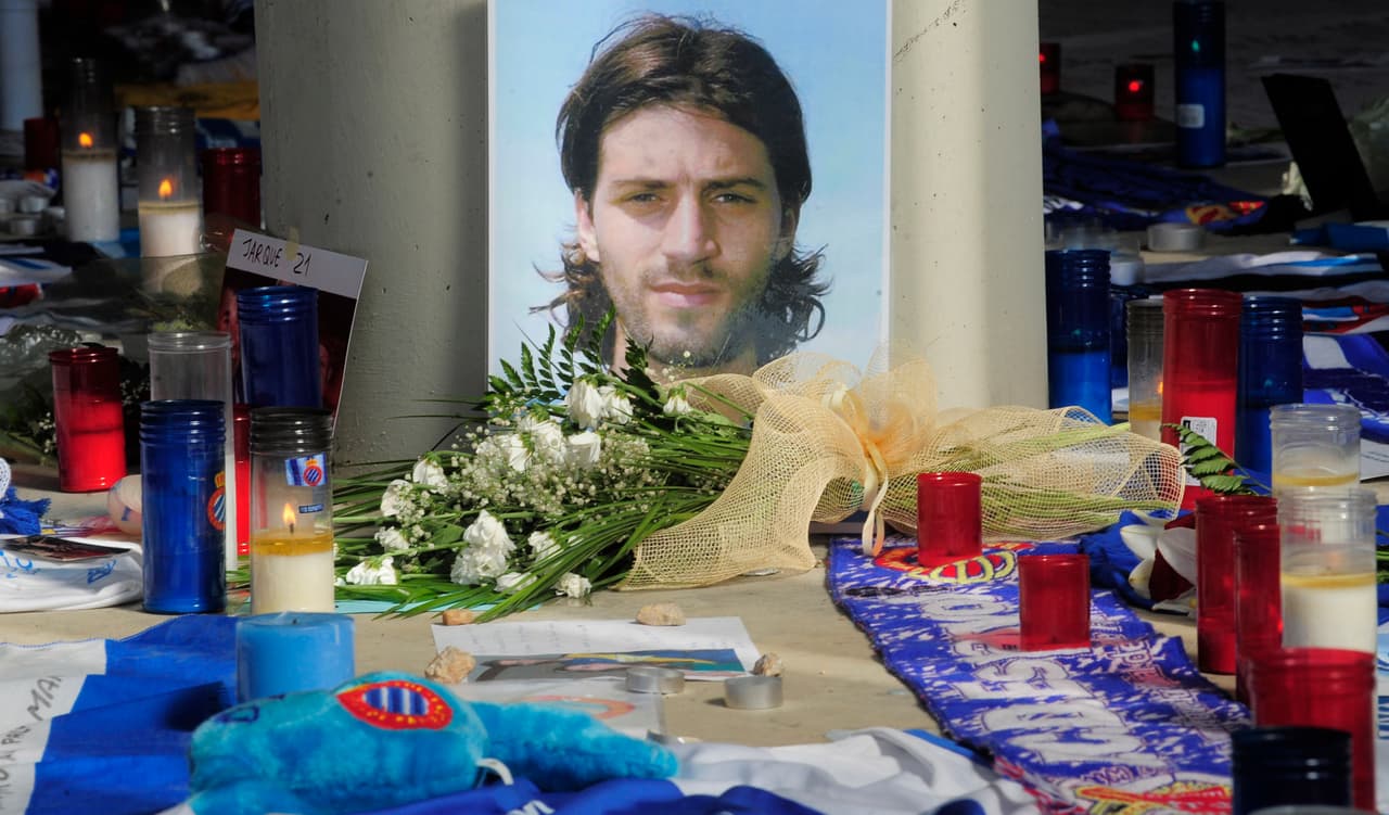 La trágica muerte del español Daniel Jarque el 8 de agosto de 2009 por un infarto agudo de miocardio a sus 26 años fue uno de los duros momentos que ha vivido el fútbol mundial.