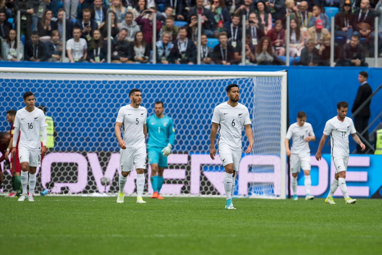La disilusión entre los neozelandeses ya era evidente. Se quedaban por fuera de la copa sin poder ganar.