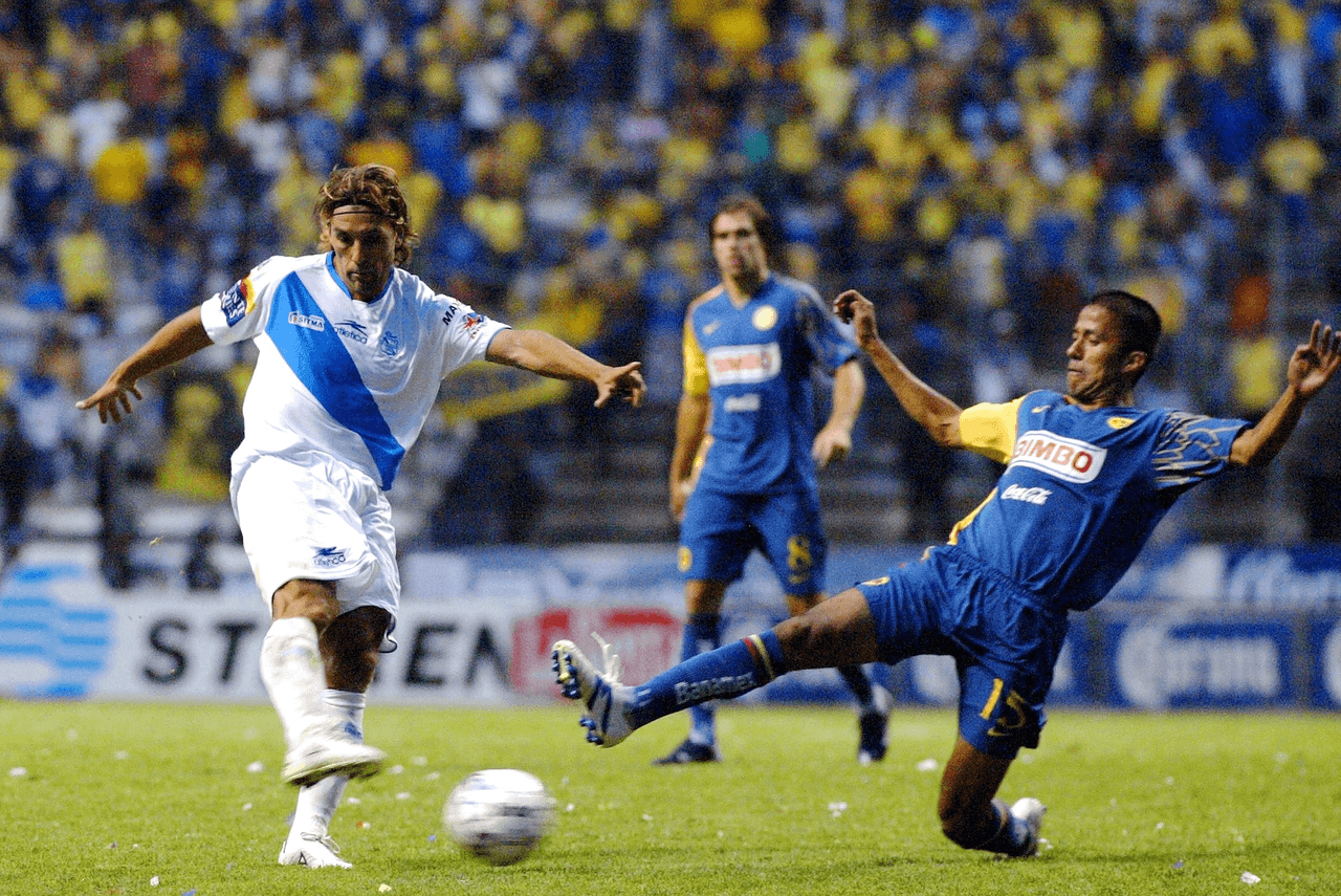 <b>Damián Zamogilny</b>
<br>- Nacido en Argentina.
<br>- Férreo centrocampista que llegó a México para el Querétaro, pero fue en Puebla donde brilló. También jugó para Tecos, Atlas e Irapuato.
<br>- Actualmente es analista deportivo en TUDN.