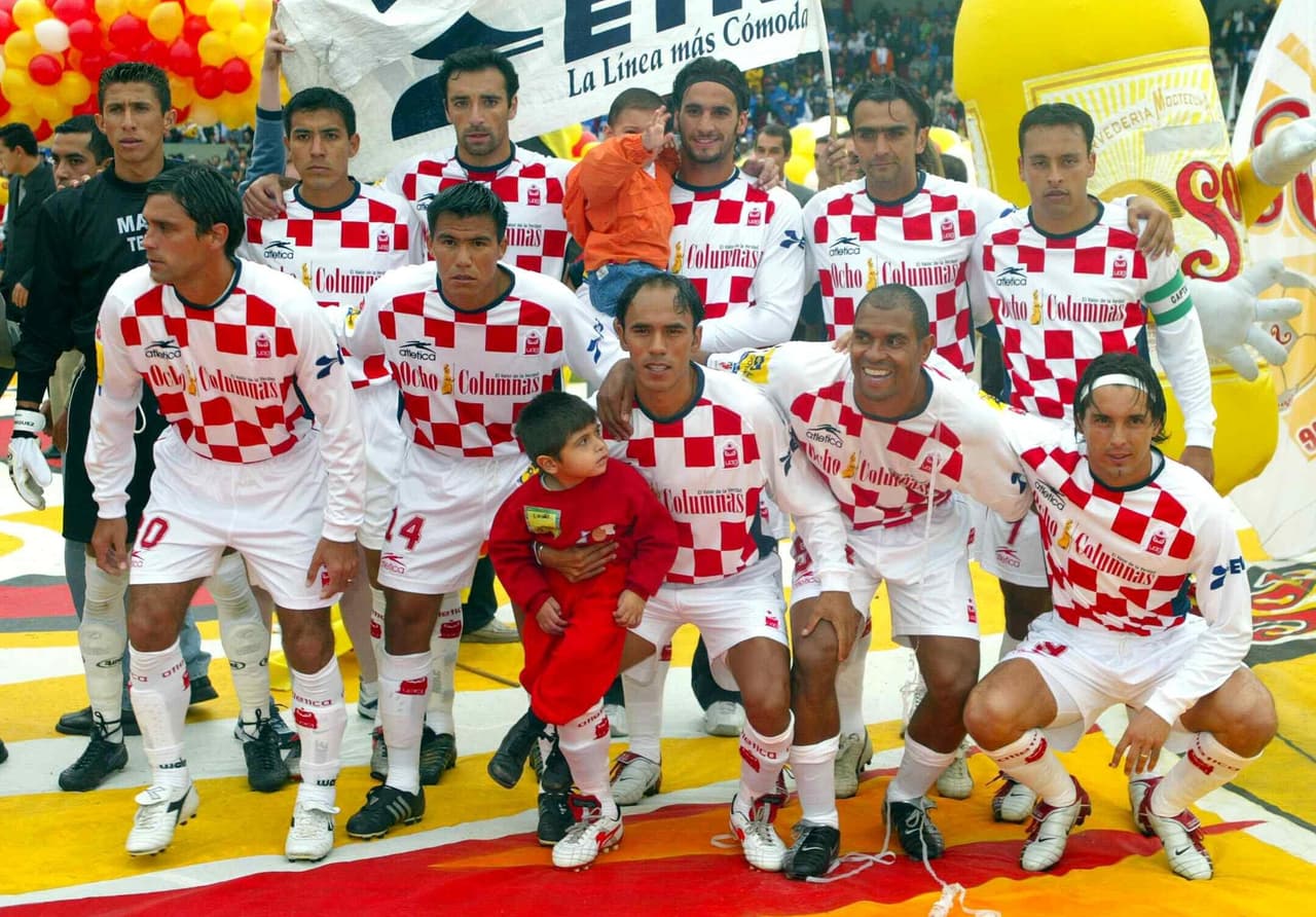 Los Tecos establecieron un récord poco honroso en el Clausura 2003 al sumar 14 derrotas, mayor número en la historia de los torneos cortos.