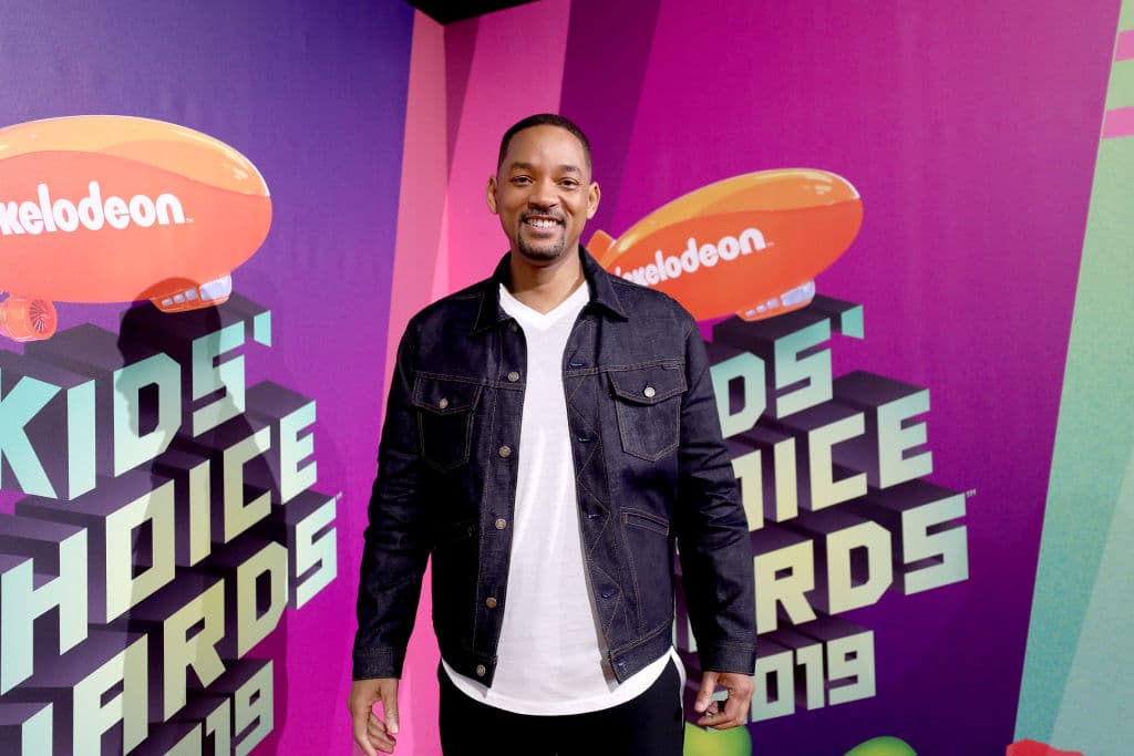 La feliz vida familiar y la brillante carrera del abogado Robert Clayton Dean están a punto de desmoronarse, cuando llega a sus manos una cinta de vídeo que contiene imágenes del asesinato de un miembro del Congreso de los Estados Unidos, en el que aparecen involucrados agentes del Gobierno.
<br>