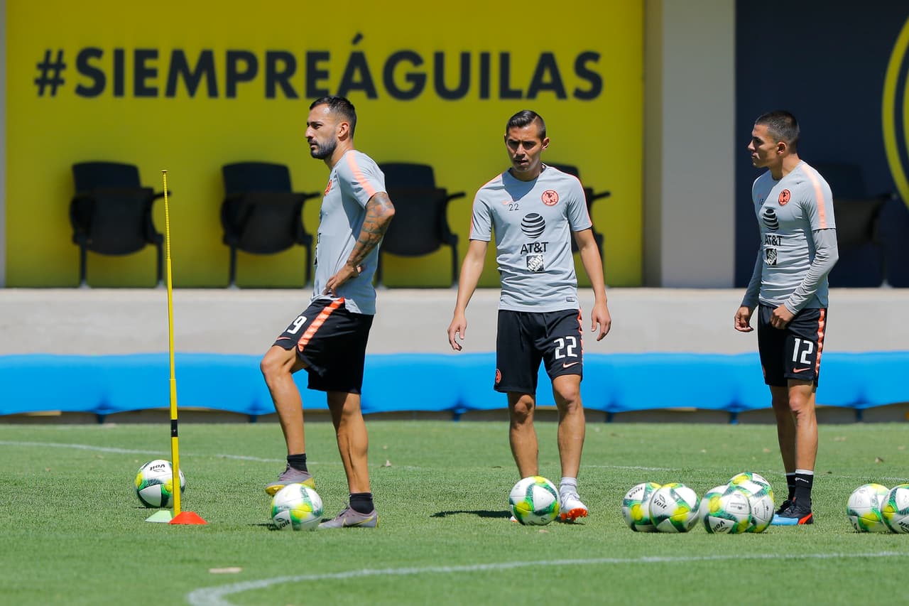 Oribe Peralta volvió a ser parte del grupo de trabajo de América, que entrena con miras para su choque contra Tigres en el Clausura 2019. El 'Hermoso' espera contagiar a sus compañeros para ir por los puestos de comando.