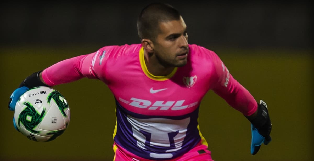 ¡Malas noticias en Pumas! Julio González se lesiona