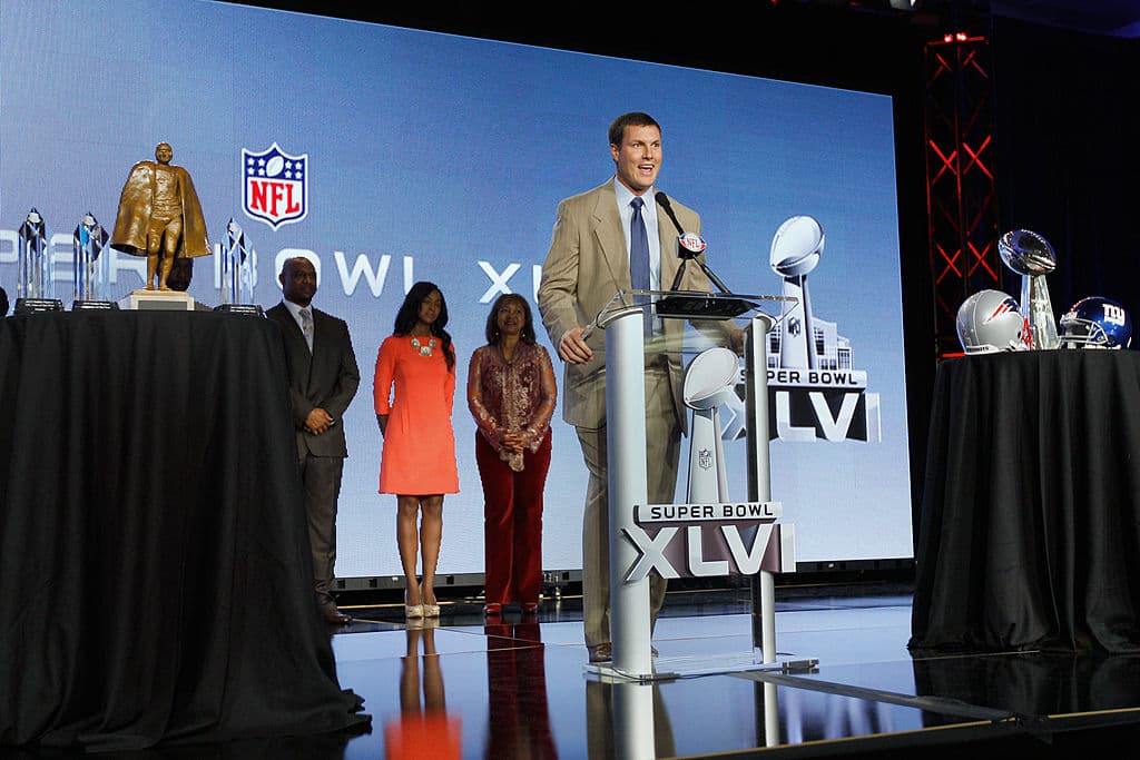 Rivers fue finalista en 2011 del 'Hombre del Año', Walter Payton, por su trabajo con la Fundación Rivers of Hope que recaudó más de un millón de dólares para ayudar a niños abandonados y huérfanos.