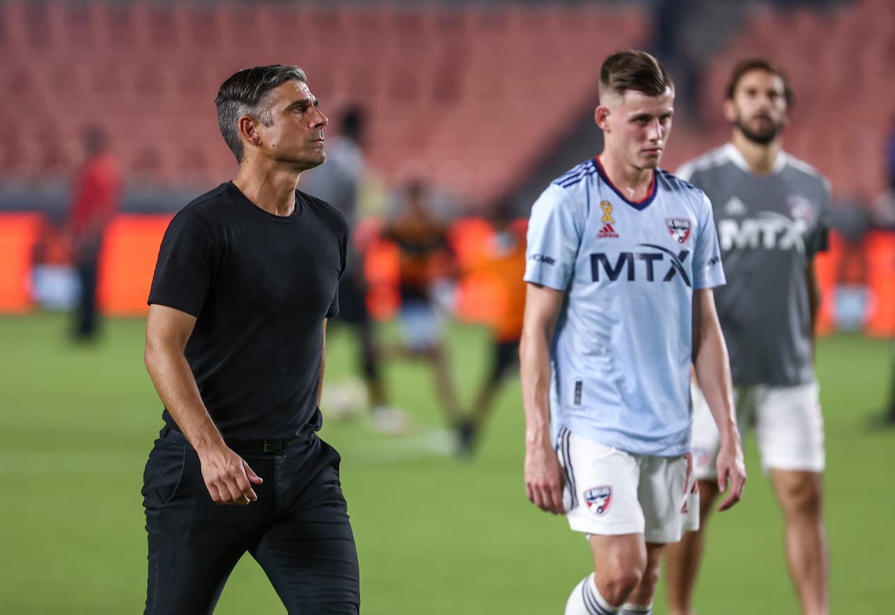 Luchi González dejó de ser el entrenador de FC Dallas tras la caída por 3-2 en el Derbi Texano ante Houston Dynamo.
<br>