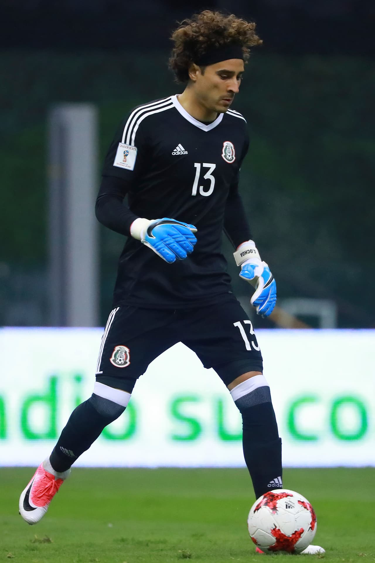 Guillermo Ochoa sacó un 7: aunque no tuvo responsabilidad en el gol de Bradley, Omar González le conectó tres cabezazos en el área y pudieron haber subido al marcador.