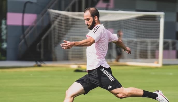 Mario Kempes: "Una vez que Gonzalo Higuaín la emboque, todo irá sobre ruedas"