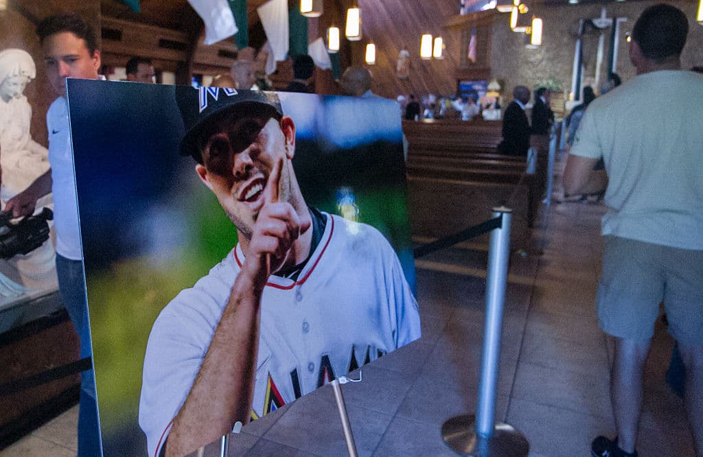 La muerte de Fernández se produjo tras el choque de su bote en Miami Beach, que él mismo conducía bajo la influencia de las drogas y el alcohol.