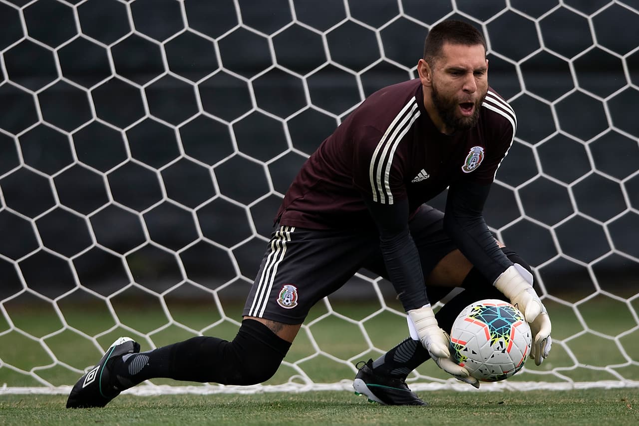 La Selección Mexicana de Fútbol cerró su preparación para enfrentar a Canadá en el segundo compromiso de ambas selecciones en la Copa Oro 2019. Los integrantes del Tricolor realizaron su práctica en las instalaciones de la Universidad de Colorado. Tuvieron una parte de entrenamiento táctico, físico y al final, recreativo, con la finalidad de llegar con buena 'puesta apunto' para el duelo de este miércoles en Denver.