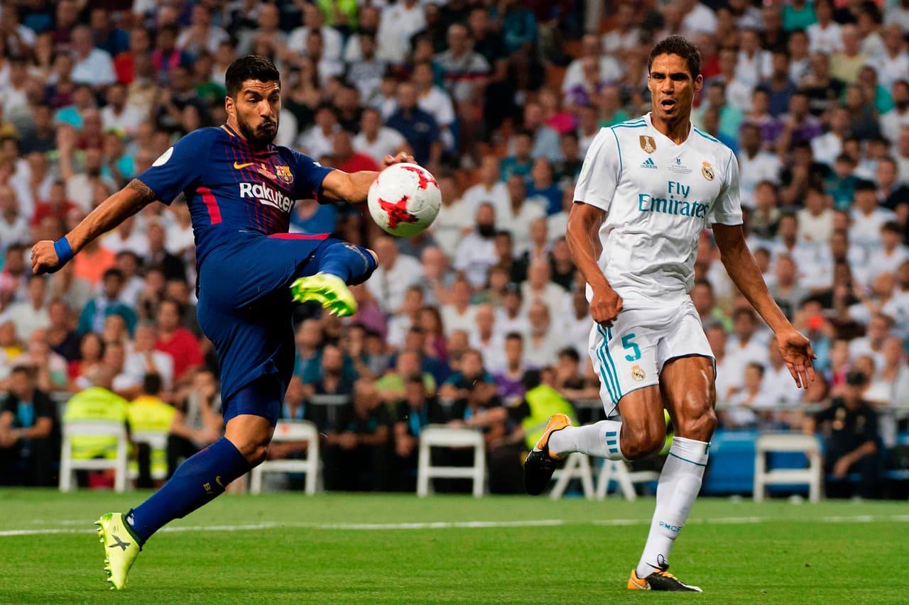 La dupla entre Luis Suárez y Messi siente la falta de un socio en el ataque para generar la diferencia.