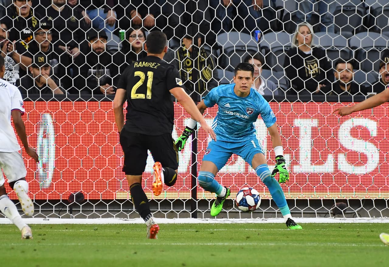 May 16, 2019; Los Angeles, CA, USA; FC Dallas goalkeeper Jesse Gonzalez (1) defends the goal against Los Angeles FC forward Christian Ramirez (21) in the first half at Banc of California Stadium. Mandatory Credit: Jayne Kamin-Oncea-USA TODAY Sports