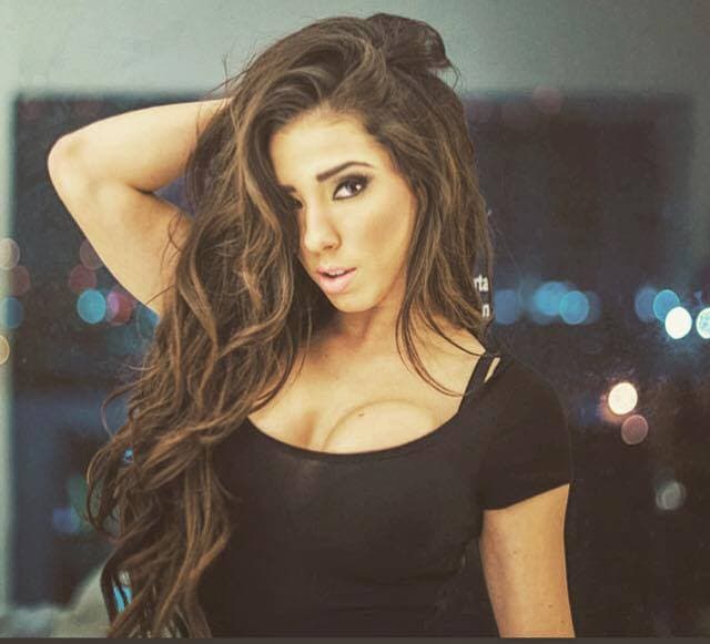 La bella modelo regiomontana es gran seguidora del campeón del fútbol mexicano quien celebró con algarabía el triunfo de su equipo favorito sobre Pumas.