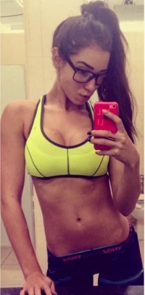 La bella modelo regiomontana es gran seguidora del campeón del fútbol mexicano quien celebró con algarabía el triunfo de su equipo favorito sobre Pumas.