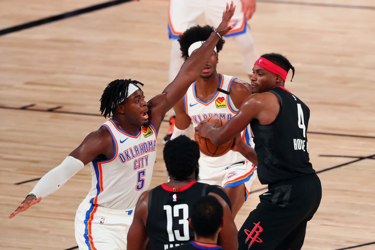 Oklahoma City Thunder se vuelve a imponer a los Hoduton Rockets con un marcador de 114-117 y ponen la serie 2-2.