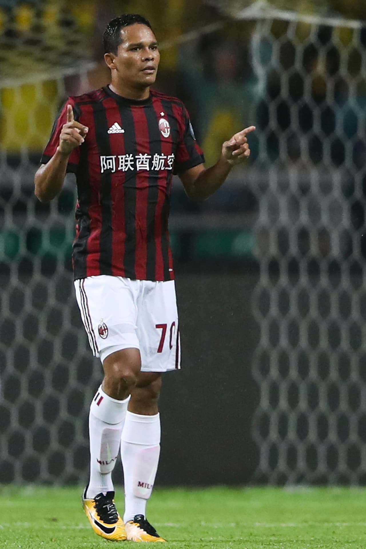 El segundo es el colombiano Carlos Bacca, de quien se dice sería anunciado esta semana como nuevo jugador del club francés.