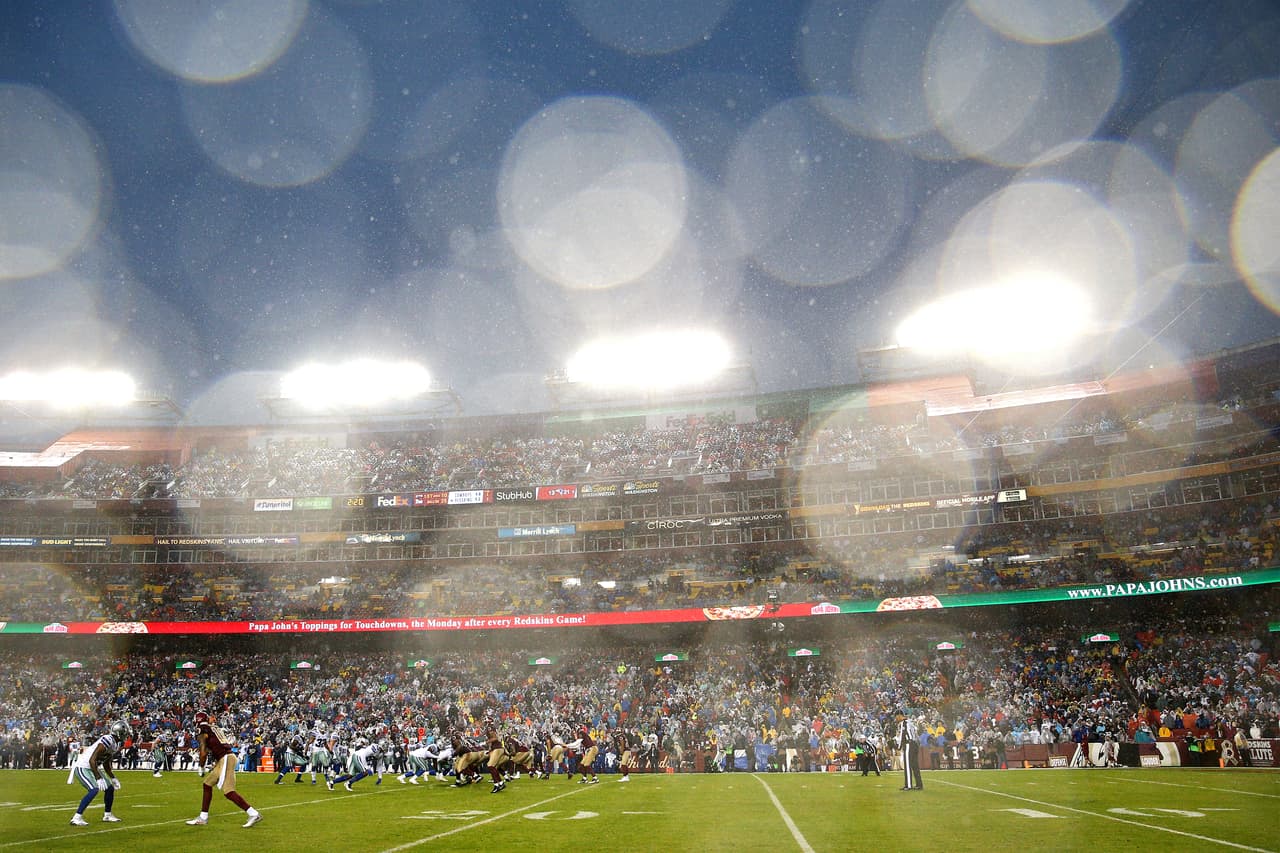 El FedExField de Washington fue el escenario de este partido que estuvo marcado por la intensa lluvia que cayó sobre la capital norteamericana.