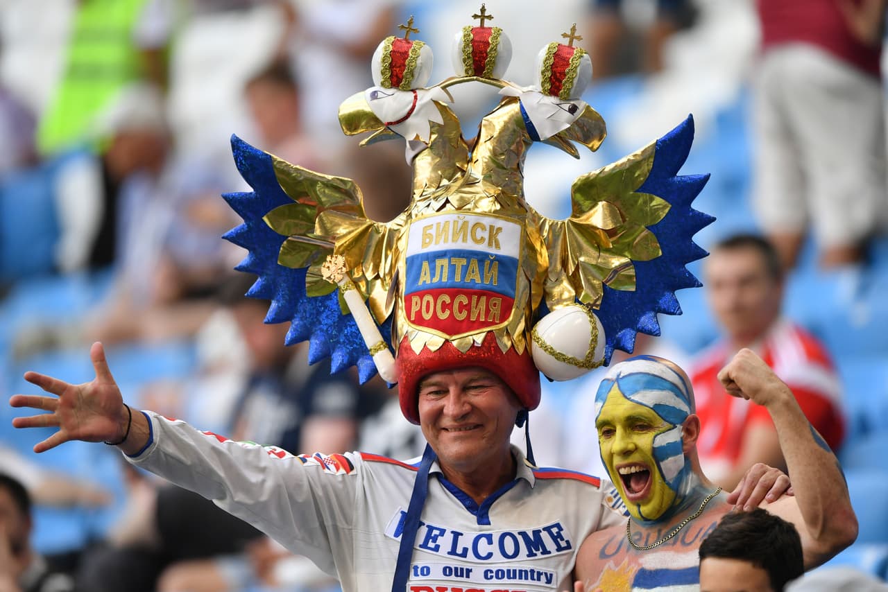 Rusos y uruguayos vivieron con gran emoción la previa y el partido del grupo A entre sus países en el Samara Arena. Aunque los locales fueron más en número, los sudamericanos no se quedaron atrás.