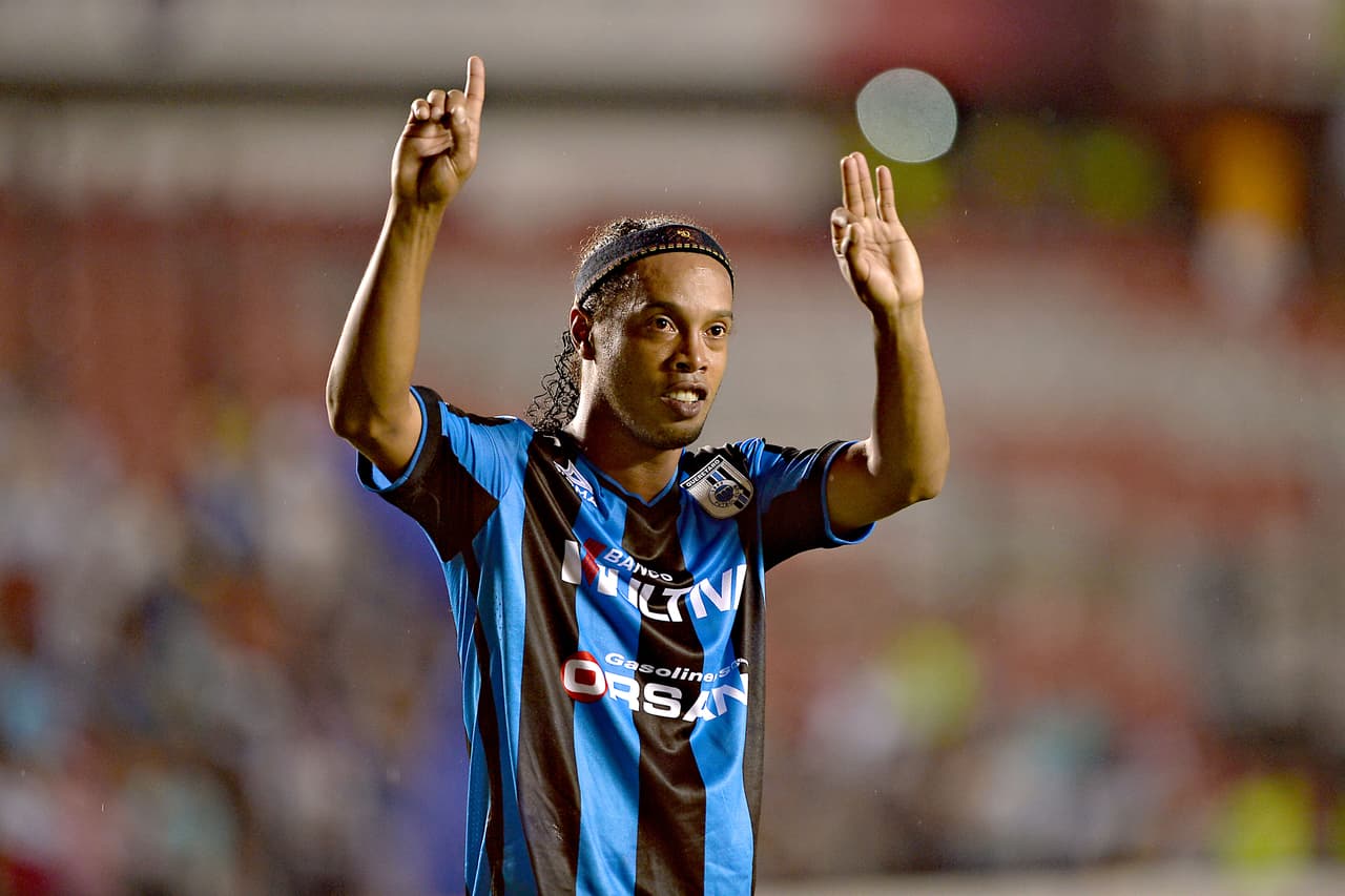 Action photo during the match Queretaro vs Jaguares, corresponding to the round 17 of Clausura 2015 League BBVA Bancomer MX , in the photo : Ronaldinho celebrates his goal of Queretaro Foto de accion durante el partido Queretaro vs Jaguares correspondiente a la Jornada 17 del Torneo Clausura 2015 de la Liga BBVA Bancomer MX, en la foto: Ronaldinho celebra su gol de Queretaro 08/05/2015/MEXSPORT/Isaac Ortiz. Estadio: La Corregidora de Queretaro