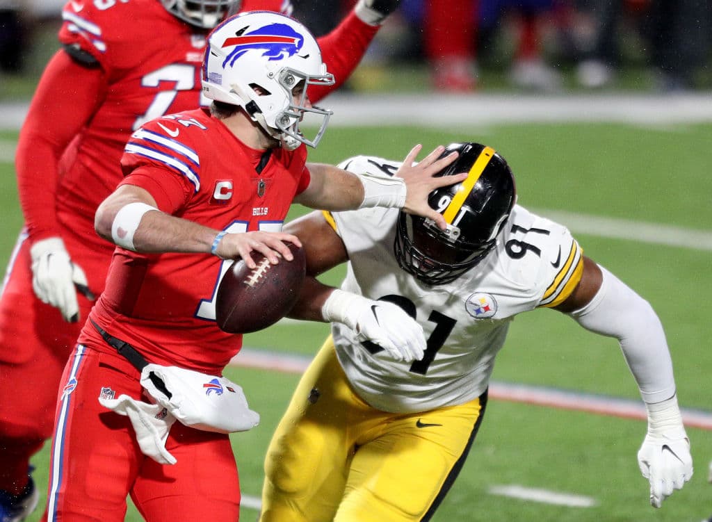 Steffon Diggs brilla con una anotación y 130 yardas por aire en la victoria 15-26 de los Bills sobre los Steelers.