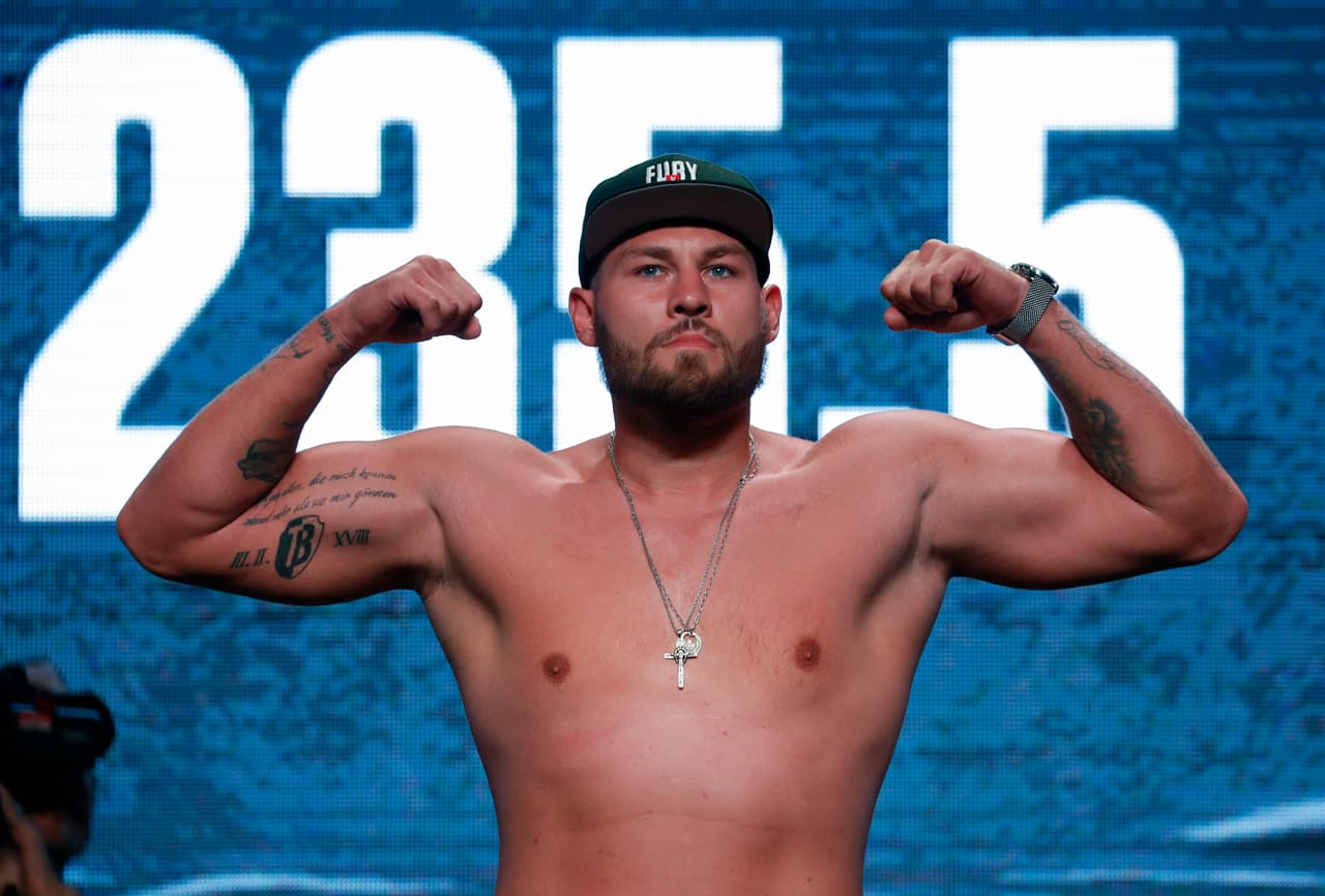 Tom Schwarz, peleador de peso completo, golpeó a mujer en un gimnasio