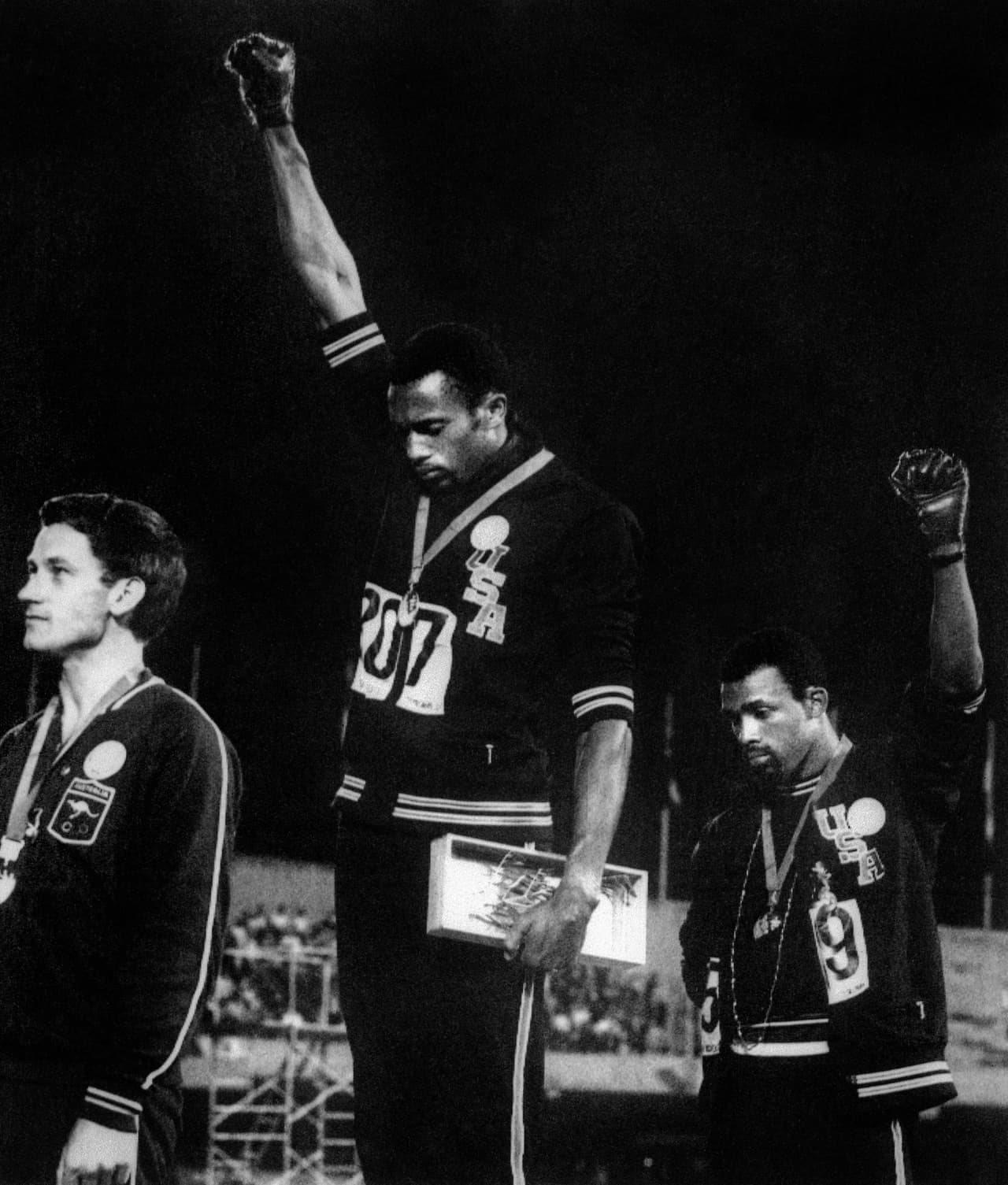 La historia de los 'Black Panthers' en los Olímpicos de 1968 tuvo como protagonista
<b> al atleta John Wesley Carlos (#9), </b>quien ganó la medalla de bronce en los 200 metros. Nació en Harlem, pero sus padres eran cubanos.