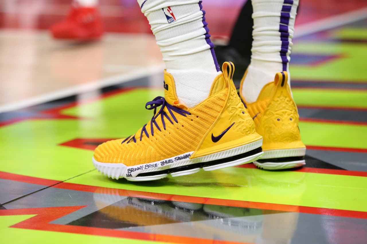 Estos son del 12 de febrero, cuando LeBron y sus Lakers se midieron a los Atlanta Hawks en State Farm Arena.