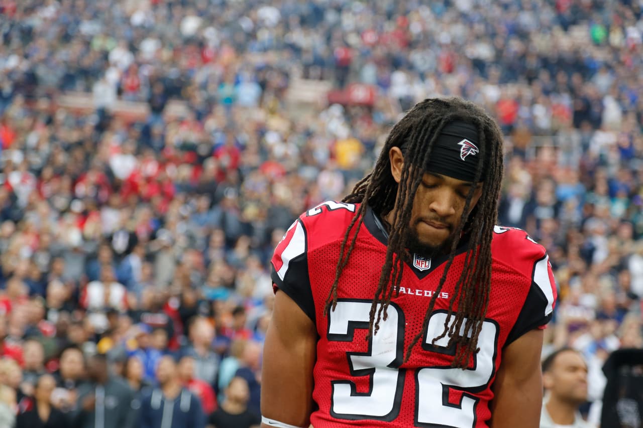 Atlanta Falcons cornerback Jalen Collins (32) prior to an NFL football game against the Los Angeles Rams, Sunday, Dec. 11, 2016, in Los Angeles. The Falcons defeated the Rams, 42-14. (Ryan Kang via AP)