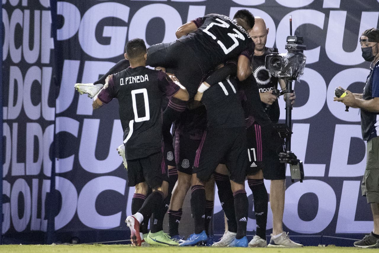 Tras su decepcionante debut ante Trinidad y Tobago, el Tricolor consiguió su primera victoria en la Copa Oro de la mano del 'Mellizo', quien hizo dos goles, y Orbelín Pineda, quien marcó el tercero.