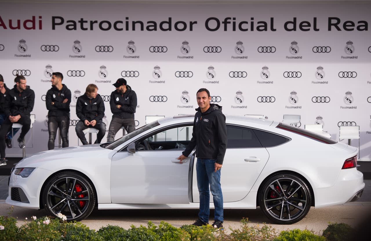 El portero Keylor Navas eligió igual que Cristiano, pero en un tono blanco el RS7 4.0 TFSI.