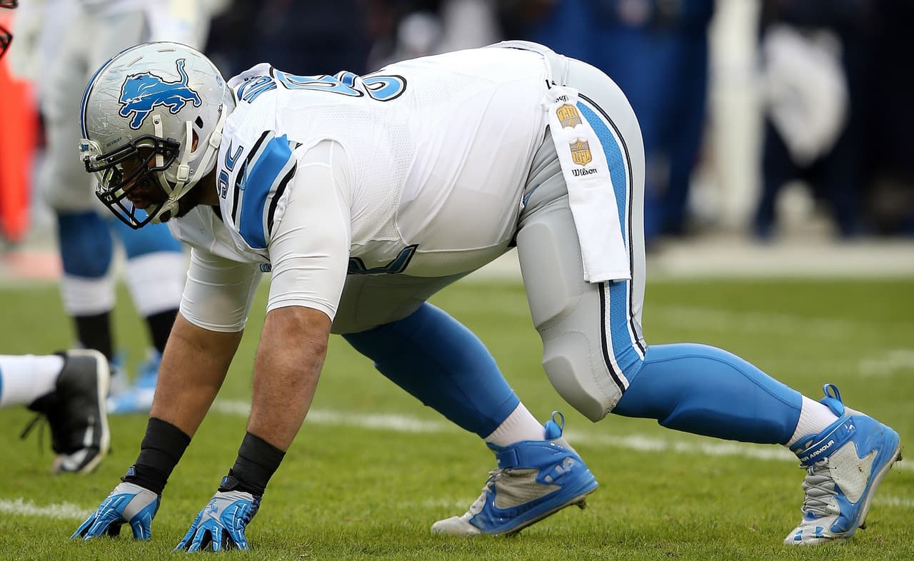 El tackle defensivo Haloti Ngata firmó por dos temporadas para quedarse en los Lions