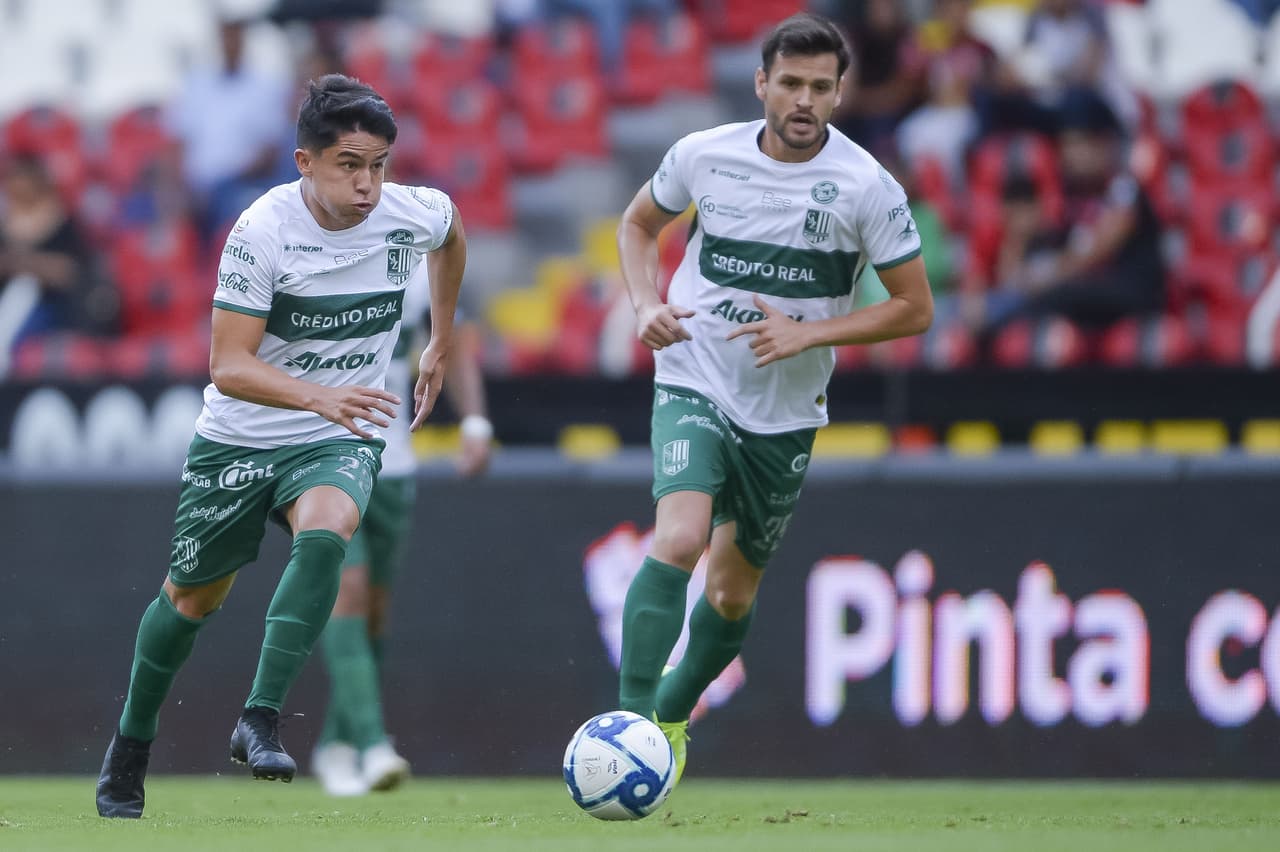 Al minuto 26 Facundo Taborda del Zacatepec fue expulsado por una dura entrada.