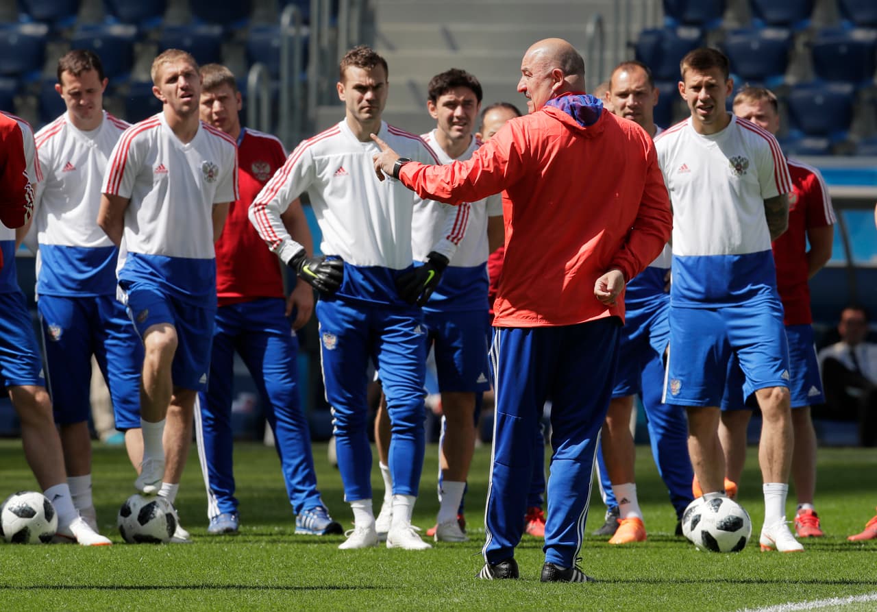 Uno de los equipos sorpresa en esta Copa del Mundo ha sido sin duda el anfitrión. De acuerdo con los medios locales, no se esperaba gran cosa de la selección rusa. Podrían ser primeros de grupo ahora.