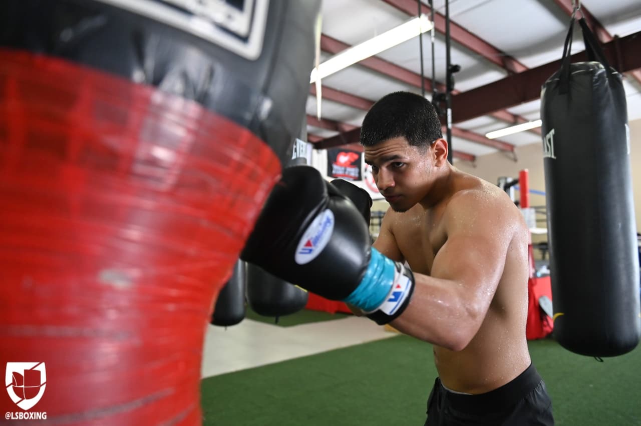 Edgar 'Pachanga' Berlanga será parte de la tremenda cartelera encabezada por Terence Crawford y Amir Khan, además de Teofimo López, Félix Verdejo, Shakur Stevenson, y Carlos Adames.