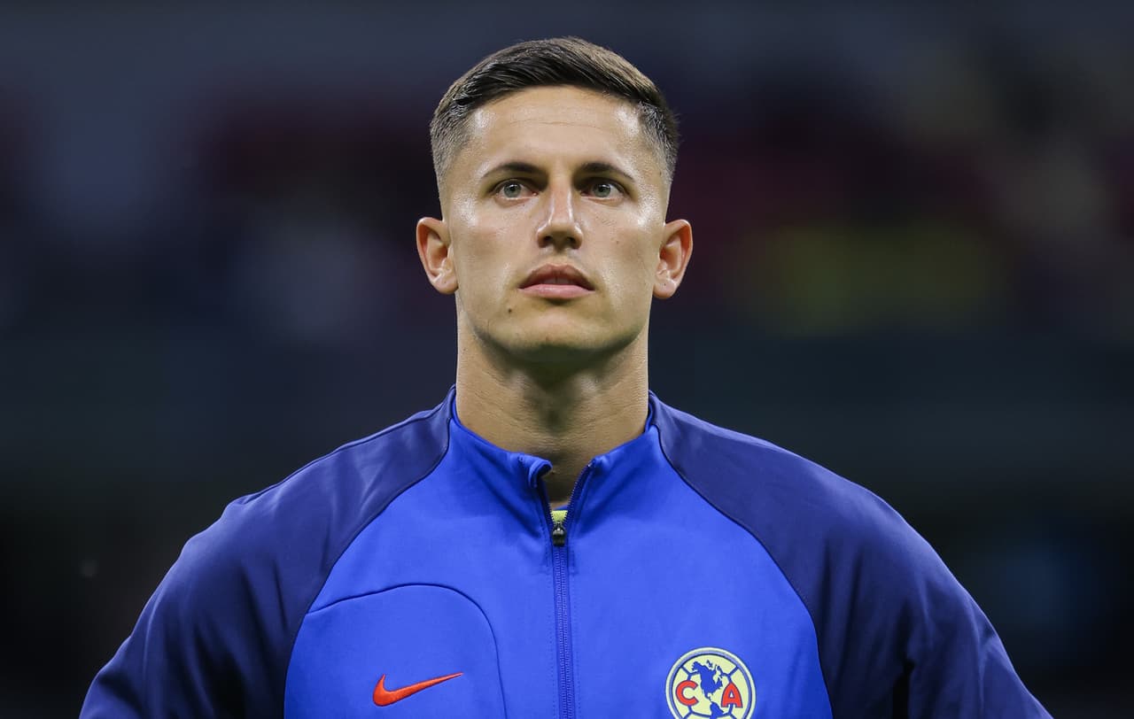 Brian Rodríguez tiene pie y medio fuera de América