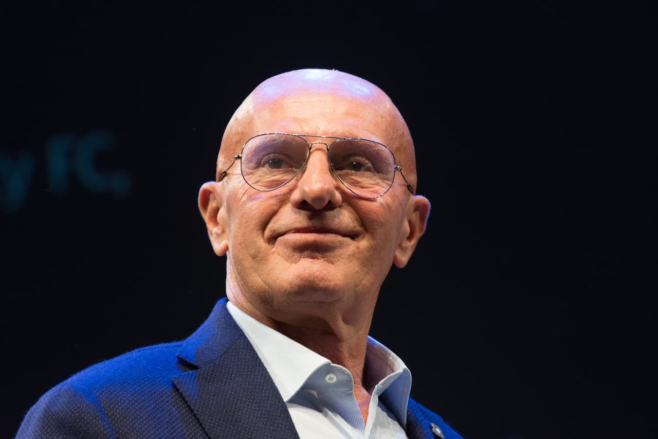 3. Arrigo Sacchi (Italia) - Después de regresar al Parma a la Serie A, encontró su lugar en el mundo dirigiendo al A.C. Milan con el que consiguió sus seis títulos como entrenador, entre ellos dos Copas de Europa. Además, llevó a Italia a la final del Mundial de Estados Unidos 94 que perdieron contra Brasil en penales.