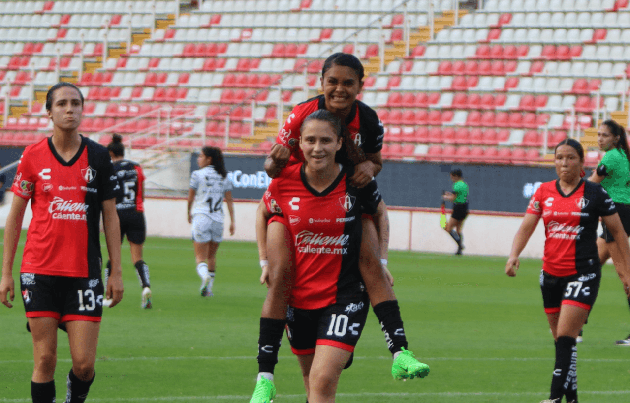 ¡Polémico penal y triunfo rojinegro!