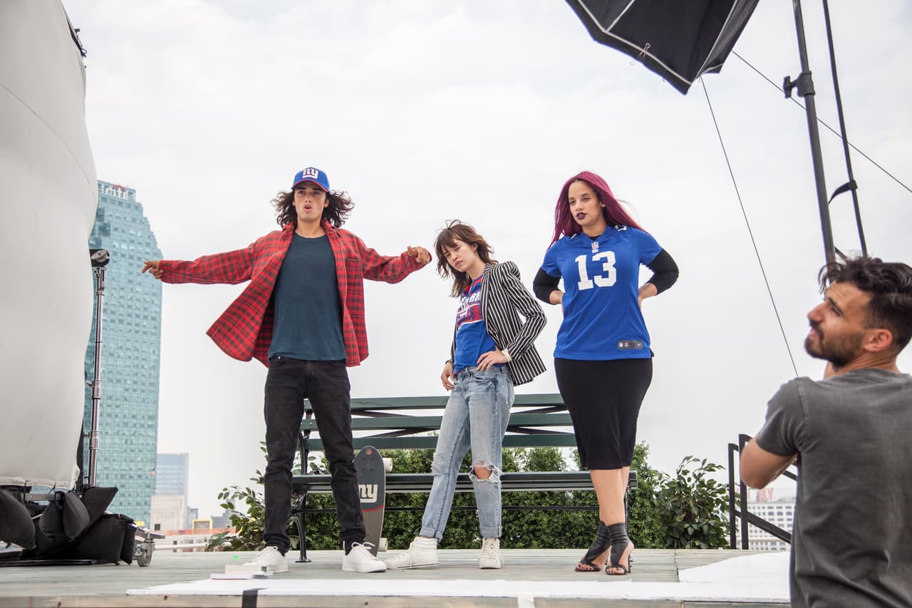 Como fanática de los New York Giants, la bella Dascha Polanco es la líder de la campaña de ropa femenina para aficionadas de la NFL, aquí sus mejores imágenes.
