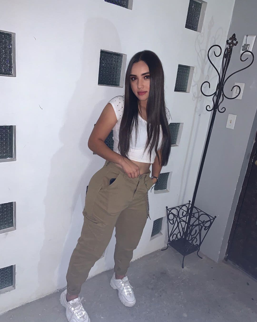 Mientras que la de
<b>Karen González</b> es @yoz_gless.