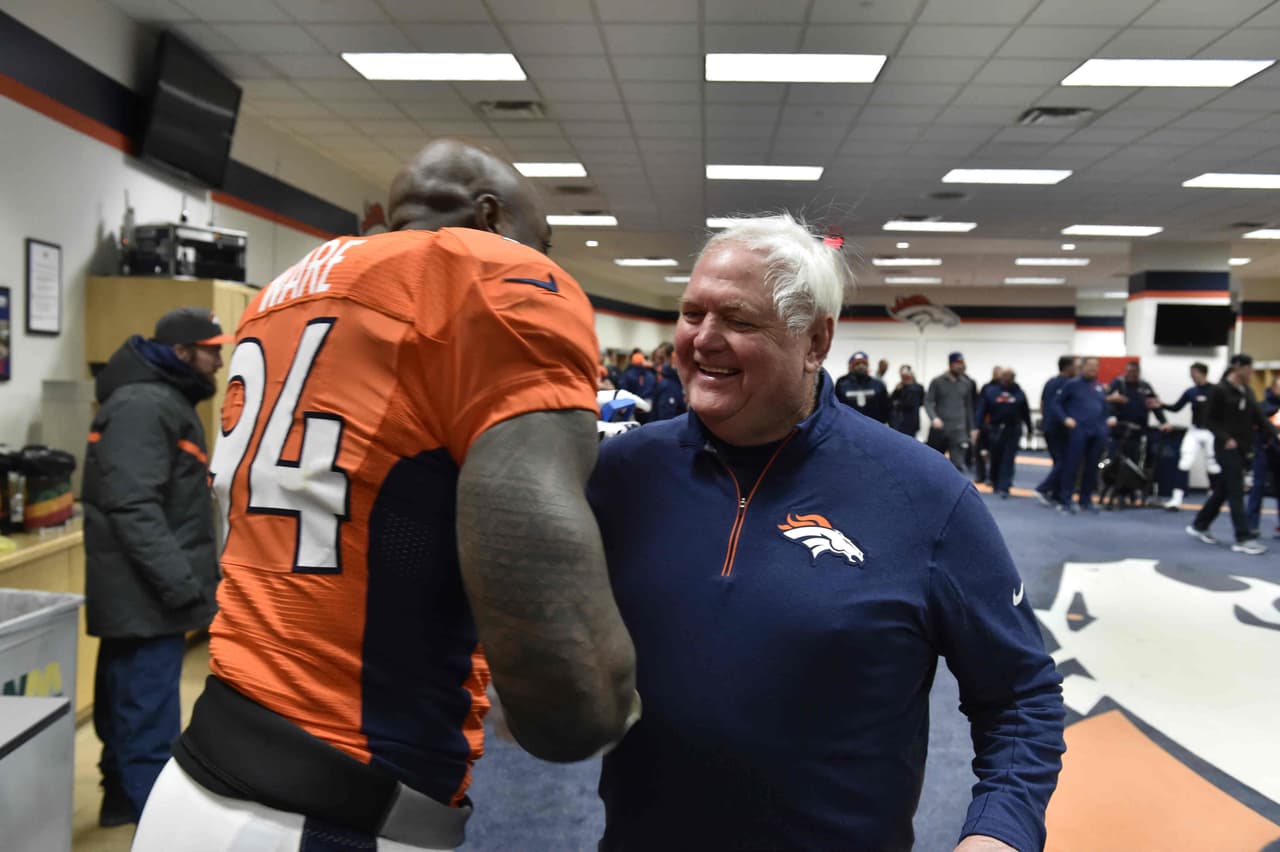 Para Wade Phillips su defensiva en Denver está llena de jugadores estrella