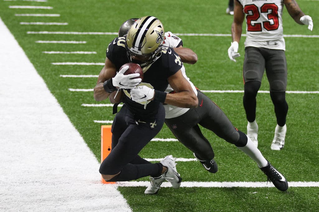 La defensa de los Buccaneers tiene una gran noche y los de Tampa logran vencer 30-20 a los New Orleans Saints.