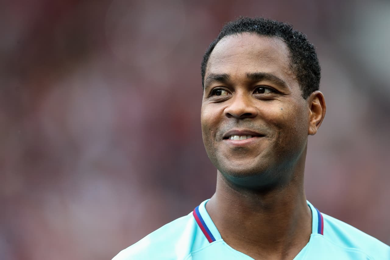 También Patrick Kluivert hizo acto de presencia enfundado en la elástica catalana.