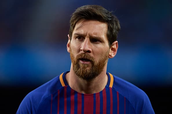 Pasan los años y Messi continúa mostrando su gran nivel. Con el gol marcado el día de hoy, el argentino llegó a 526 goles oficiales con la playera blaugrana.